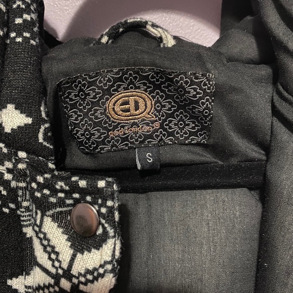 Button Up Vest Jacket - Picture 2 of 3